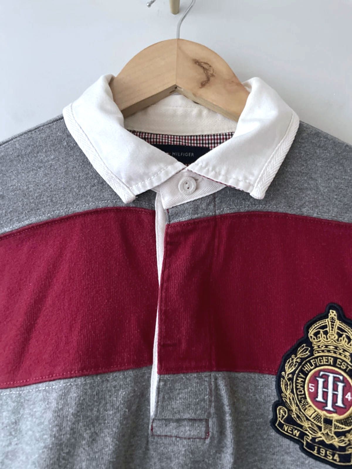 Men’s Tommy Hilfiger Stripped Rugby Polo Top In Grey/Red - Medium - 2533