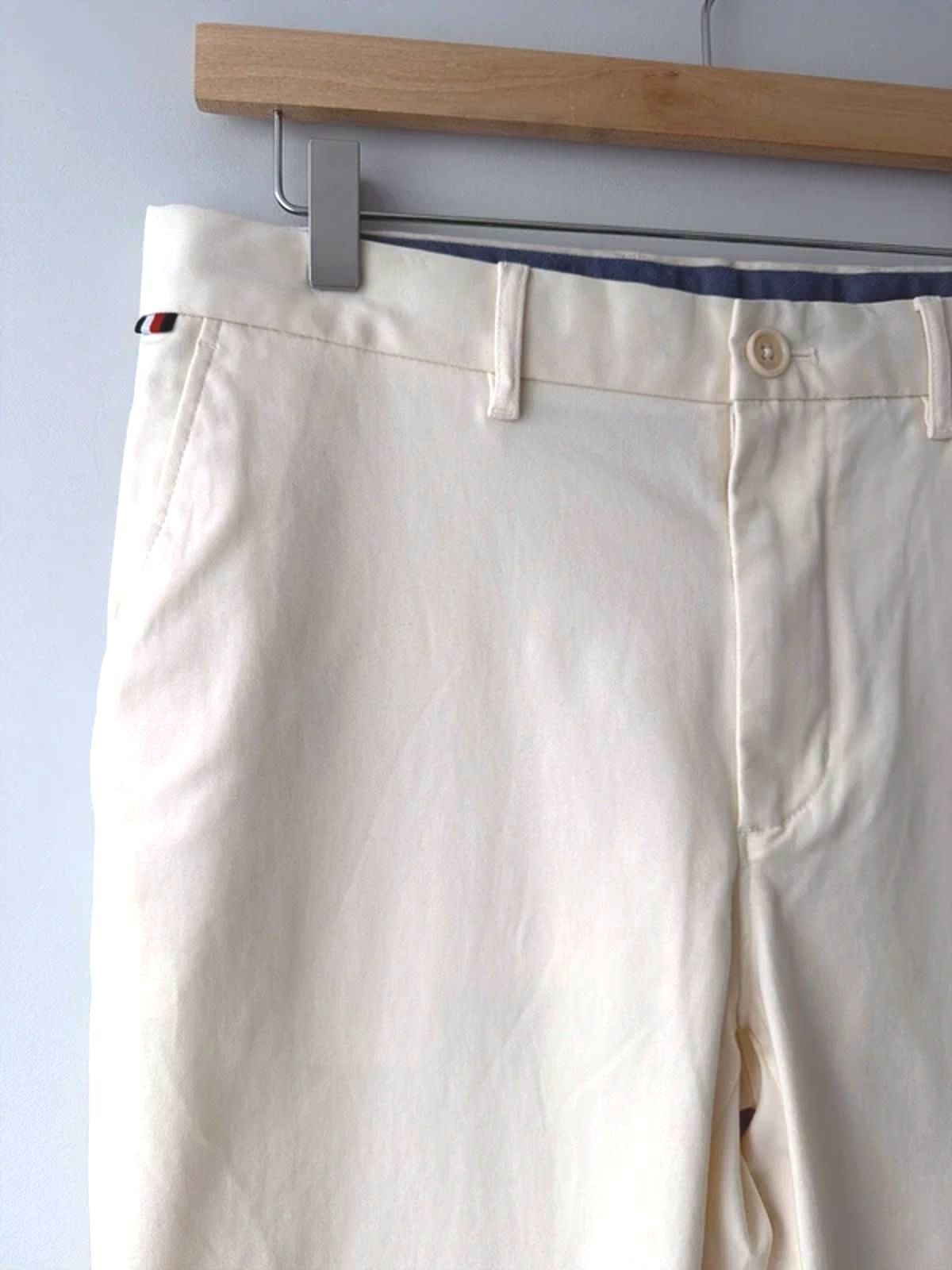 Men’s Tommy Hilfiger Denton Stretch Fit Chino Trousers In Cream - W31/L32 - 3250
