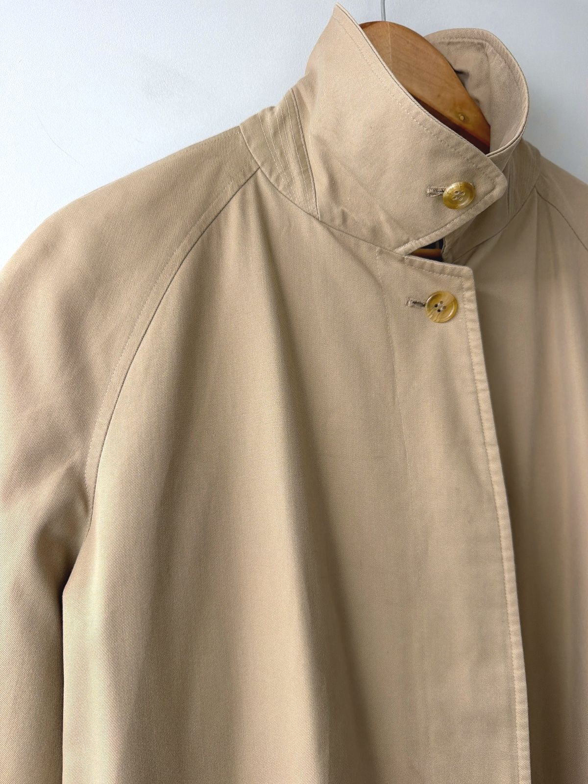 Women’s Burberry Made In England Trench Coat With Signature Lining -Large - 3707