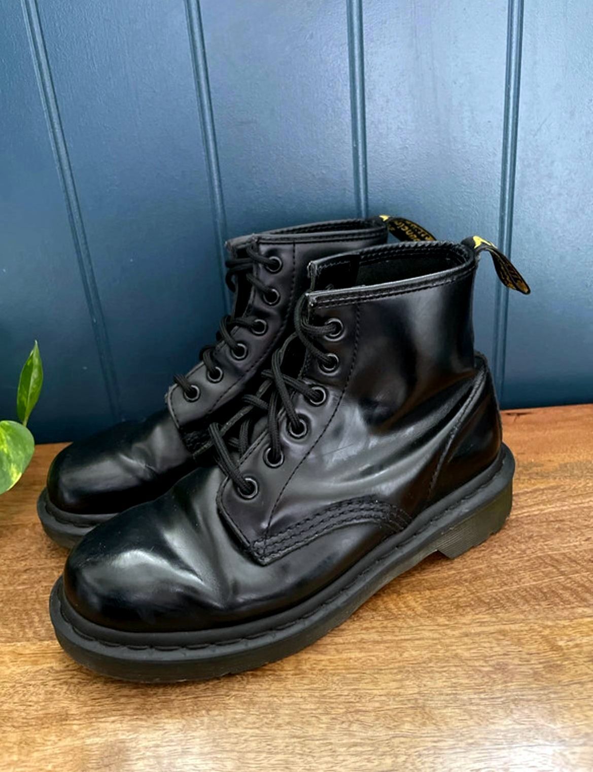 Women’s Dr Martens 101 Premium Leather Lace Up Boots In Black - UK4 - 2160