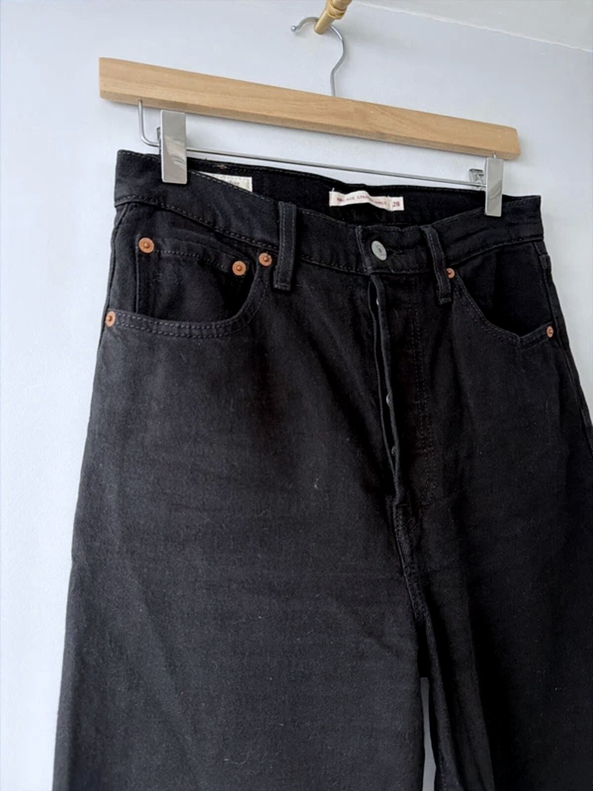 Women’s Levi’s High Waisted Ribcage Straight Fit Jeans In Black - W28/L27 - 3356