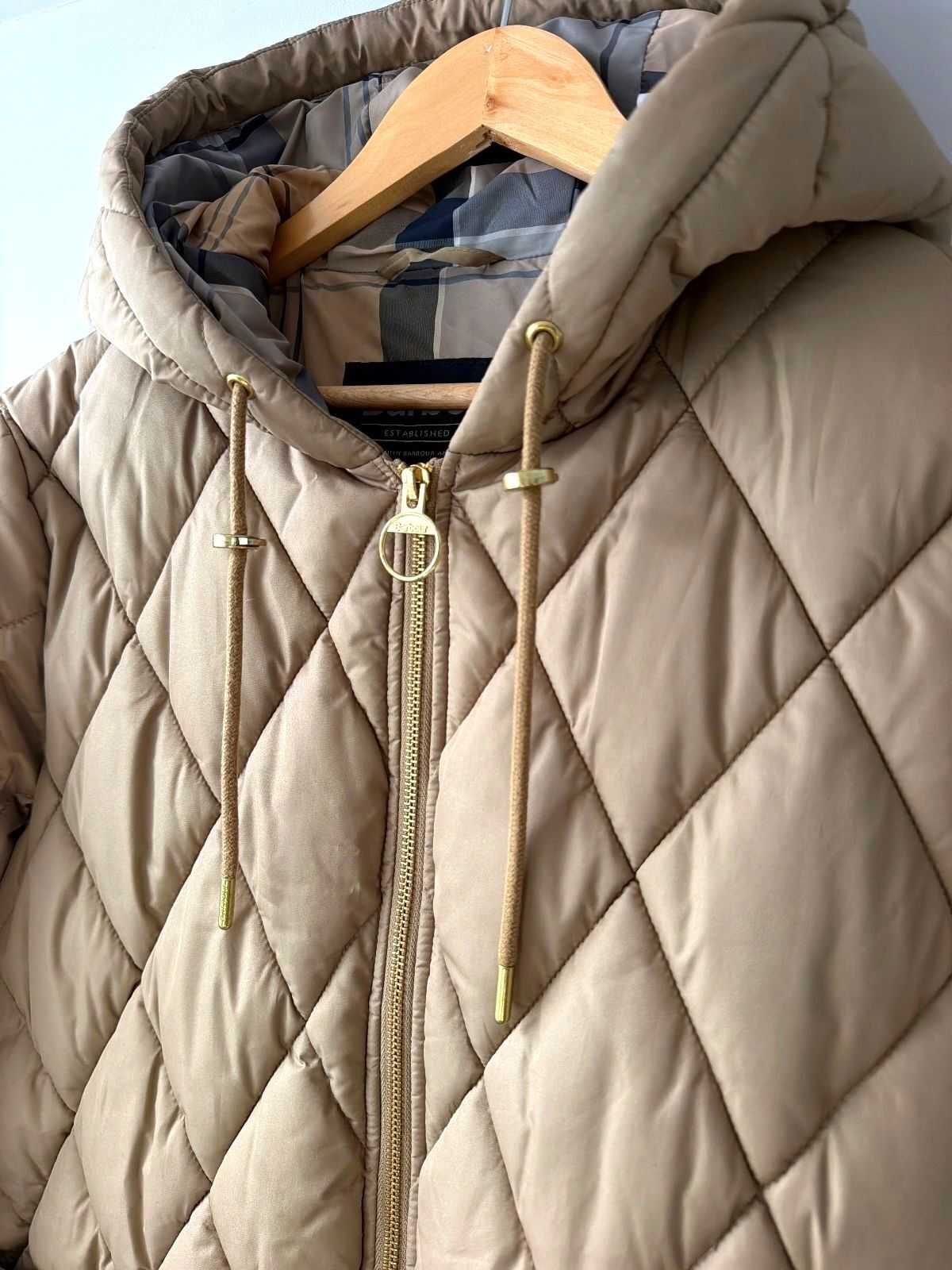 Women’s Barbour Erin Hooded Quilted Puffer Jacket In Beige - UK16 - 3706