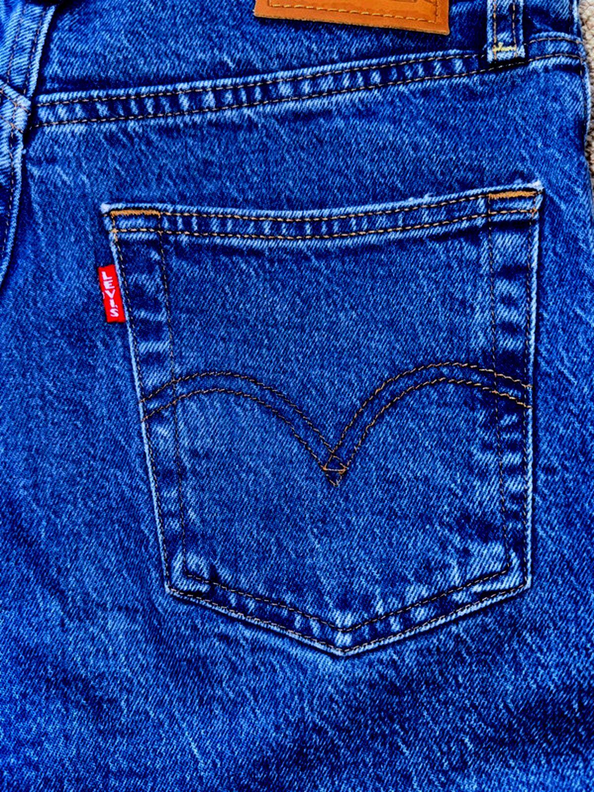 Women’s Levi’s Ribcage High Waisted Crop Bootcut Fit In Navy - W26 / L27 -1311