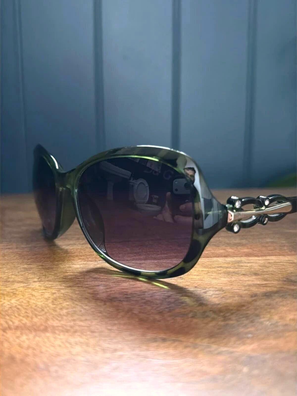 Women’s Dolce & Gabbana Round Frame Tortoise Shell Sunglasses In Green - 3352
