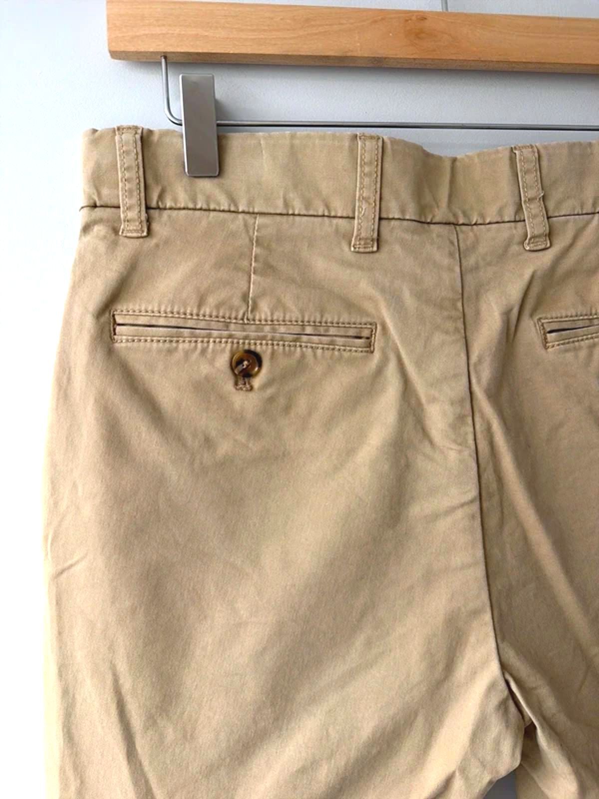 Mens Tommy Hilfiger Classic Fit Chino Shorts In Beige - W30 - 3258