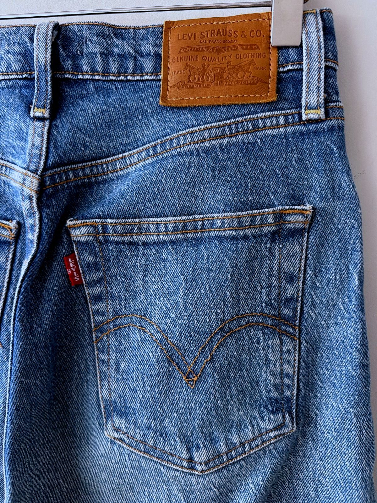 Women’s Levi’s High Waisted Ribcage Straight Fit Jeans In Navy - W26/L29 - 3754