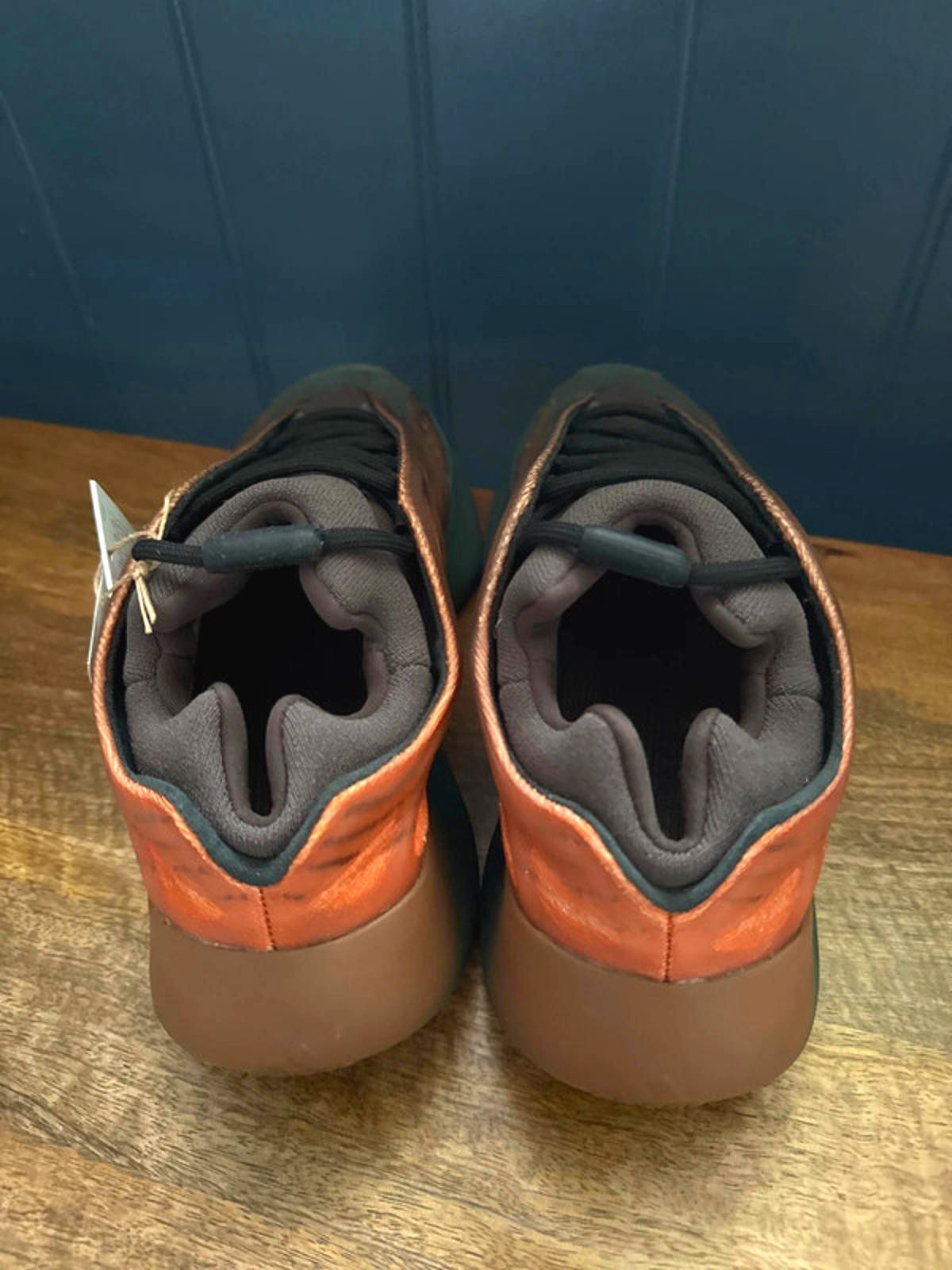 Men’s Yeezy 700 V3 Copper Fade Chunky Sole Trainers - Uk7.5 - 1295