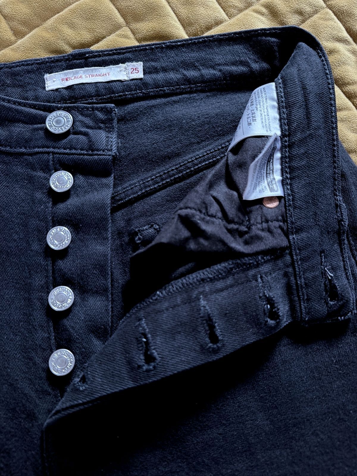 Women’s Levi’s High Waisted Ribcage Straight Fit Jeans In Black - W25/L27 - 3749
