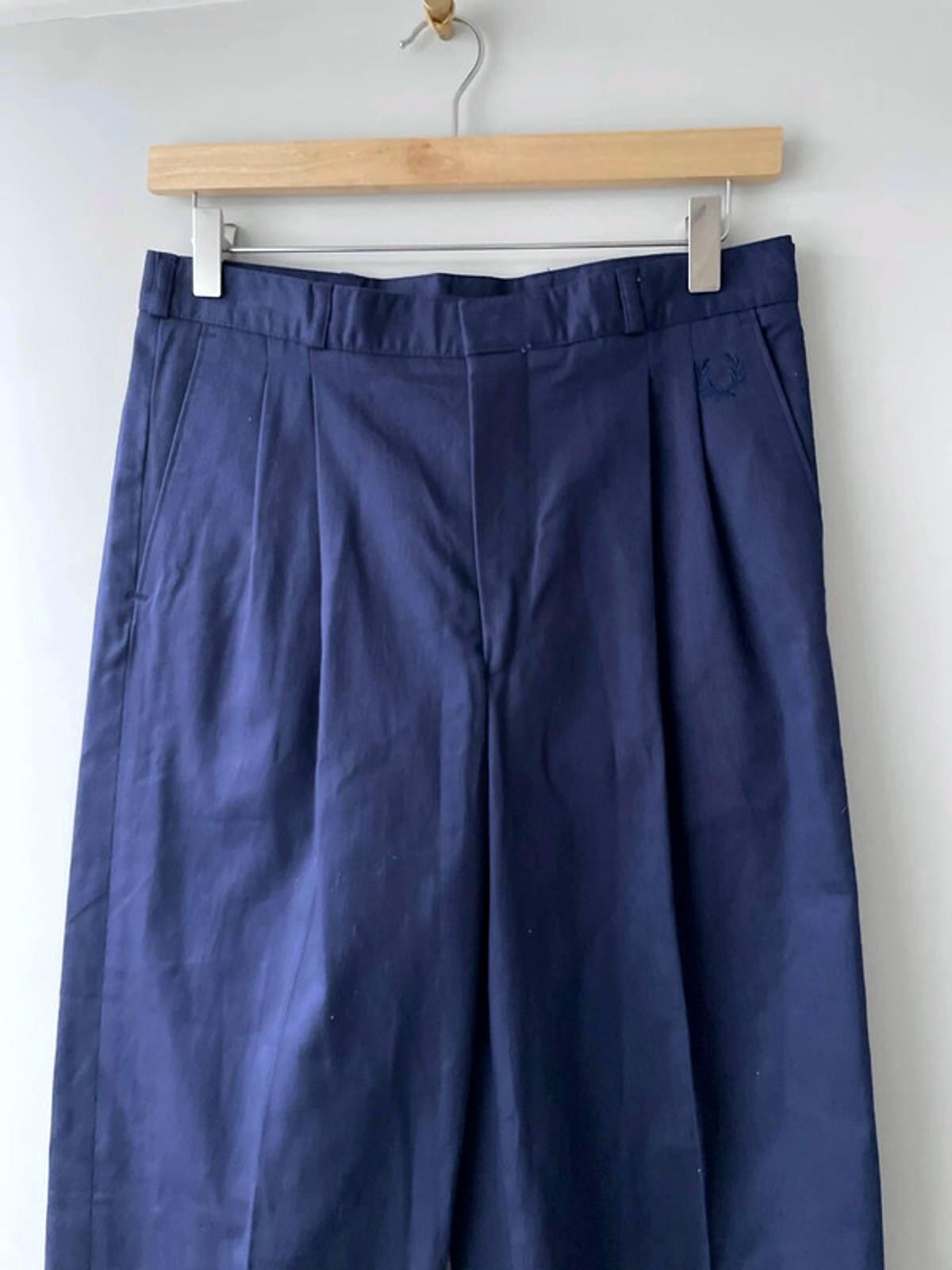 Men’s Fred Perry Double Pleated Wide Leg Chino Trousers In Navy - W30/L33 - 2873
