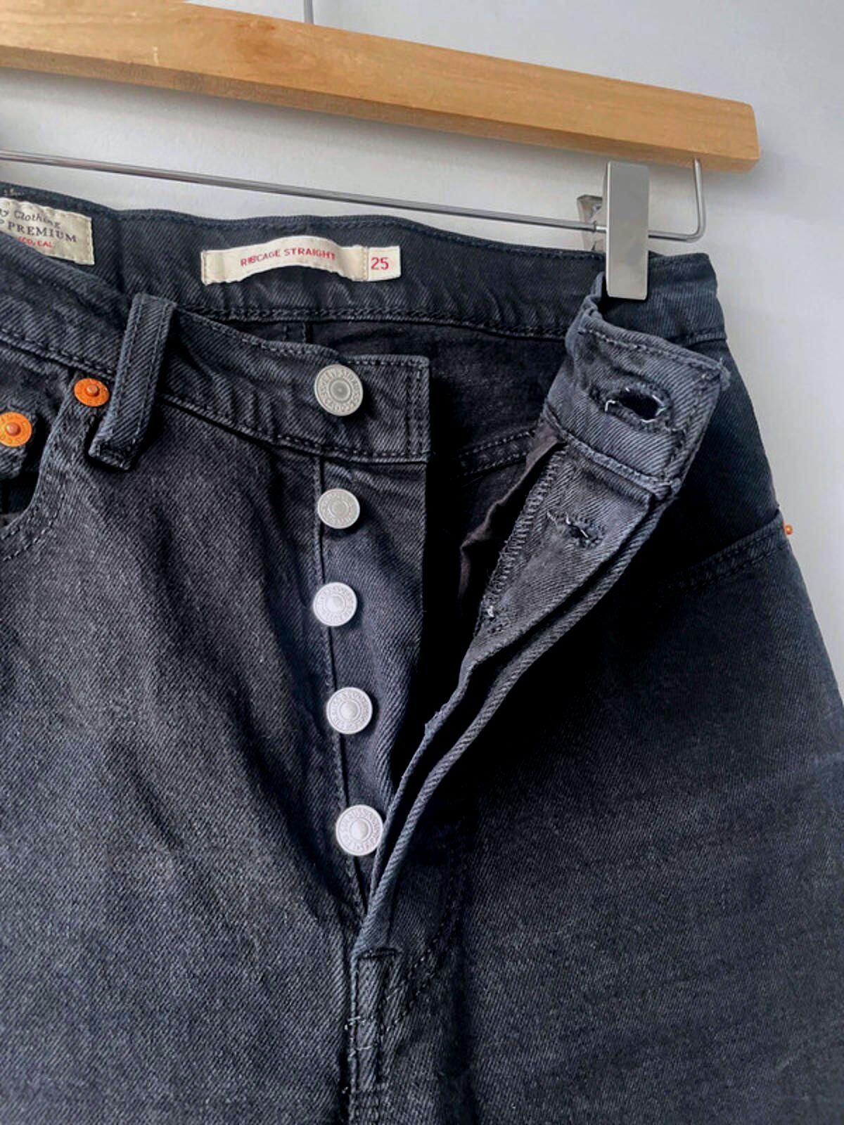 Women’s Levi’s High Waisted Ribcage Straight Fit Jeans In Black - W25/L27 - 2206