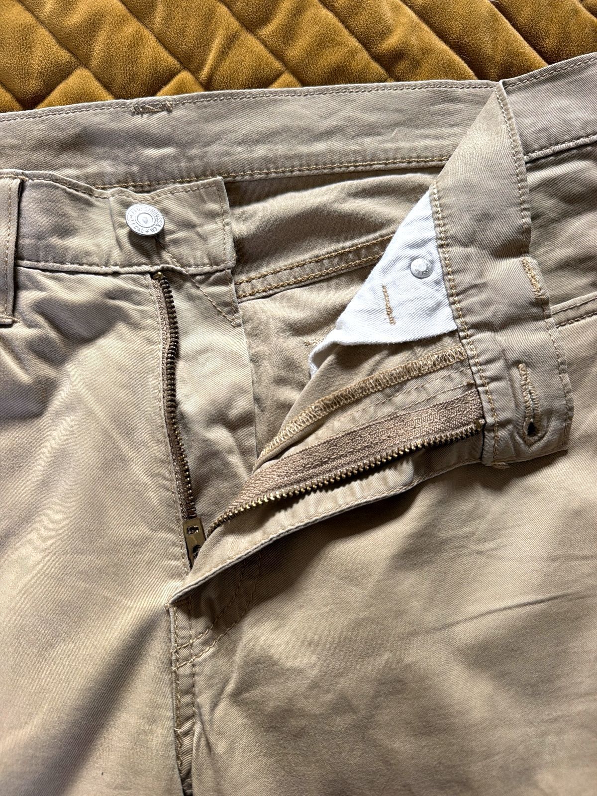 Men’s Levi's 511 Slim Fit Jeans In Beige - W34/L34 - 3836