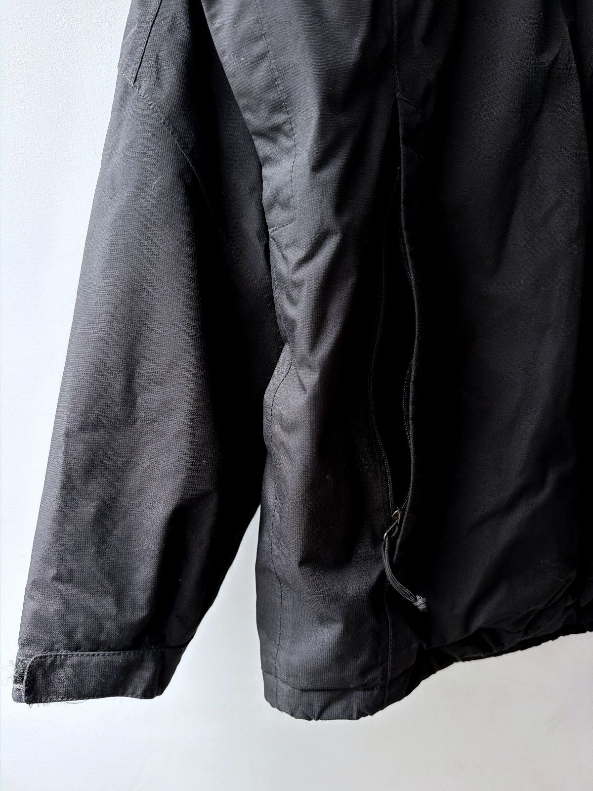 Men’s The North Face HyVent Waterproof Jacket with Hood In Black - Medium - 3664