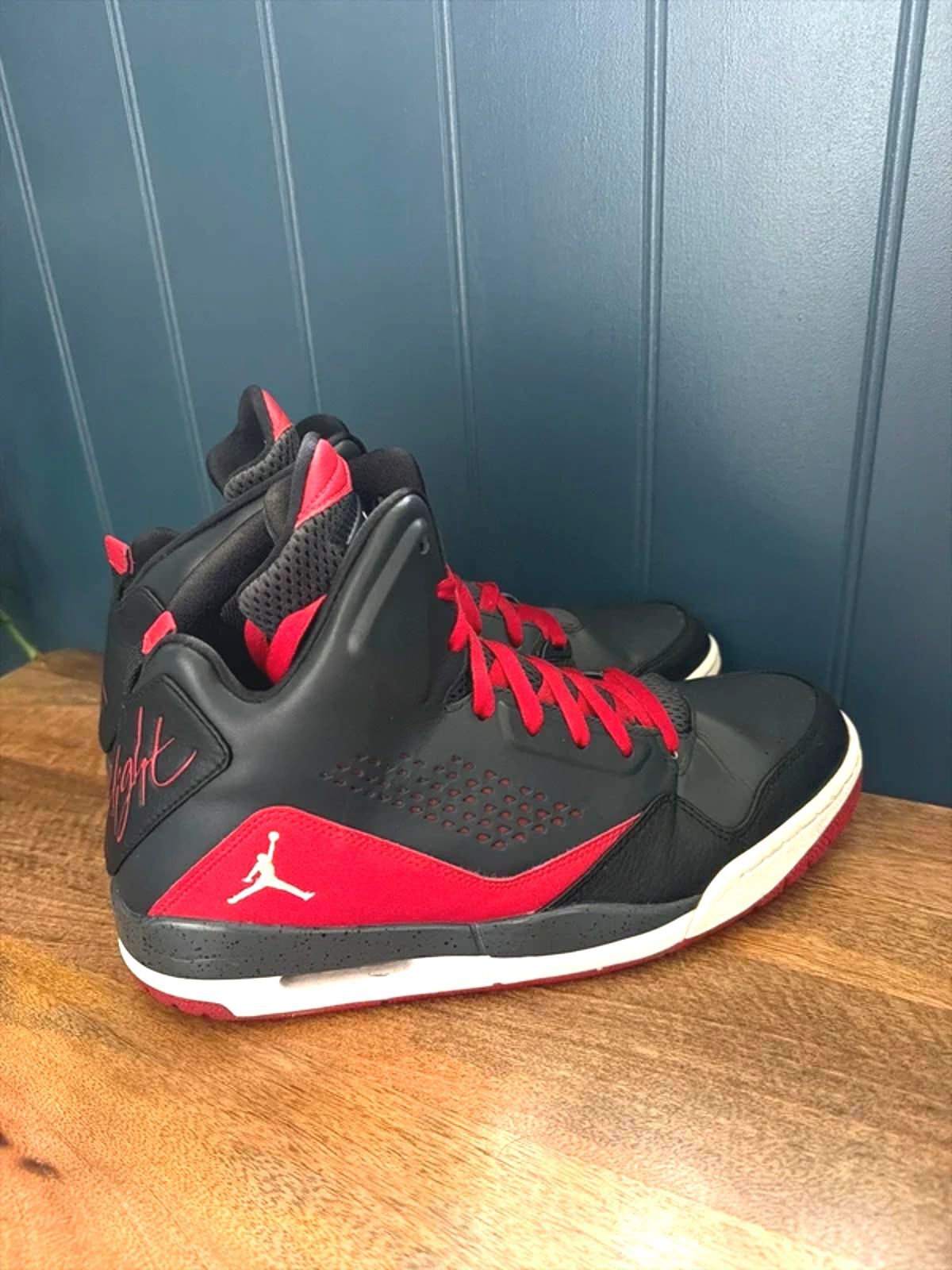 Men’s Nike Air Jordan SC-3 Basketball Trainers In Black/Red - Uk9 - 3293