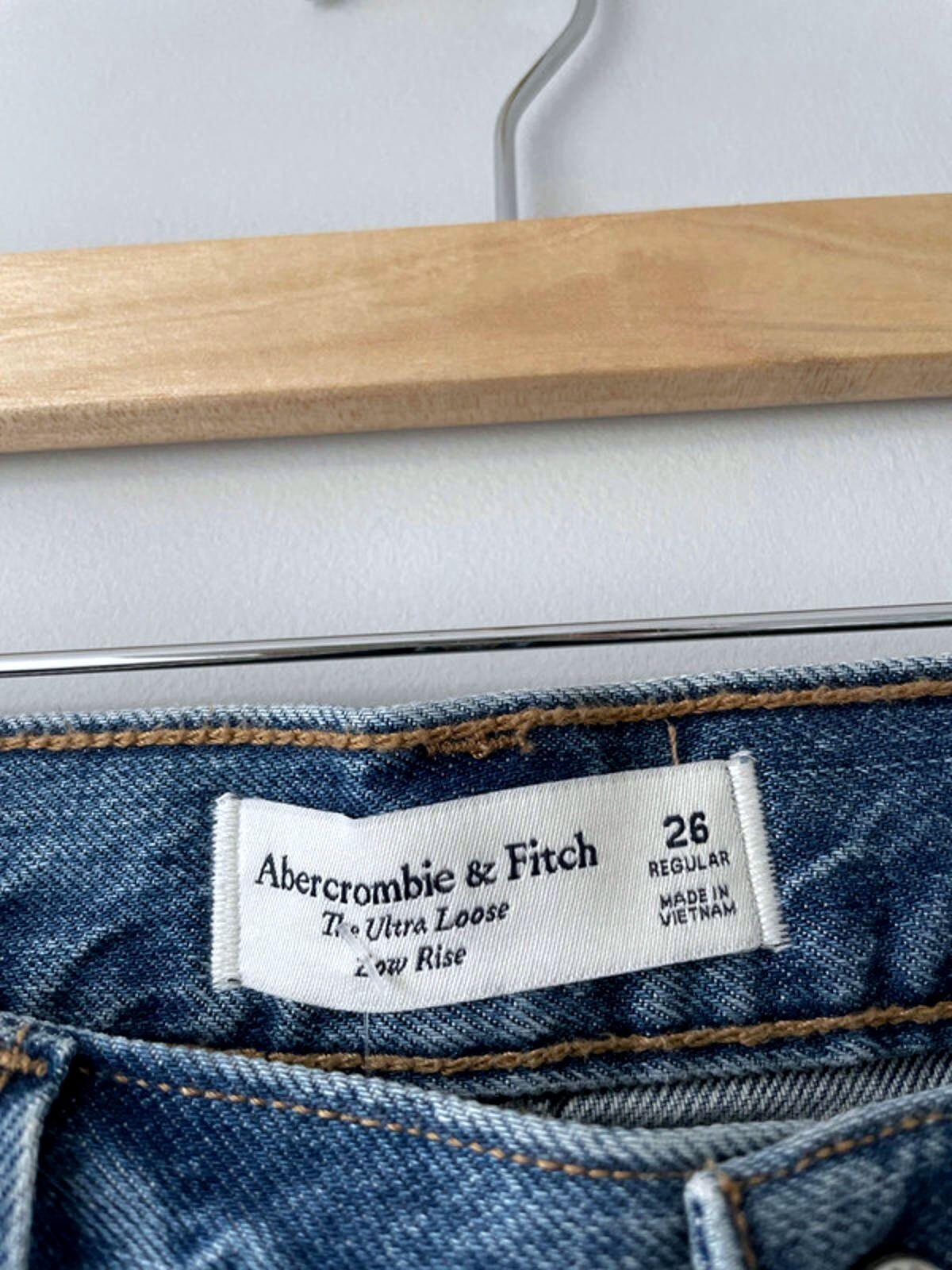 Women’s Abercrombie & Fitch Baggy Fit Cargo Jeans In Navy - W26/L30 - 2251