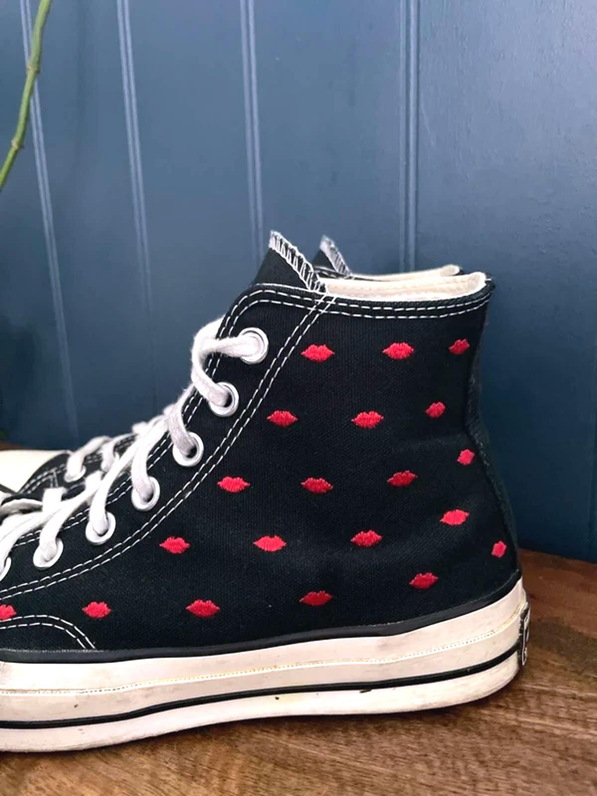 Women’s Converse Chuck 70 High Embroidered Lips Trainers In Black - UK7 - 2953
