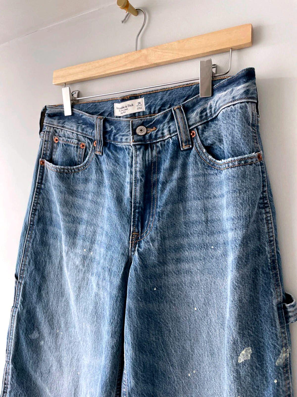 Women’s Abercrombie & Fitch Baggy Fit Cargo Jeans In Navy - W26/L30 - 2251