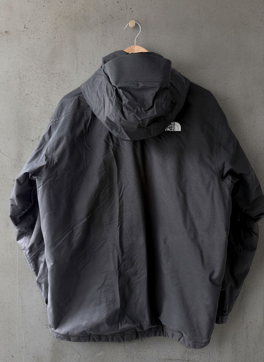 Men’s The North Face HyVent Waterproof Jacket with Hood In Black - Medium - 3664