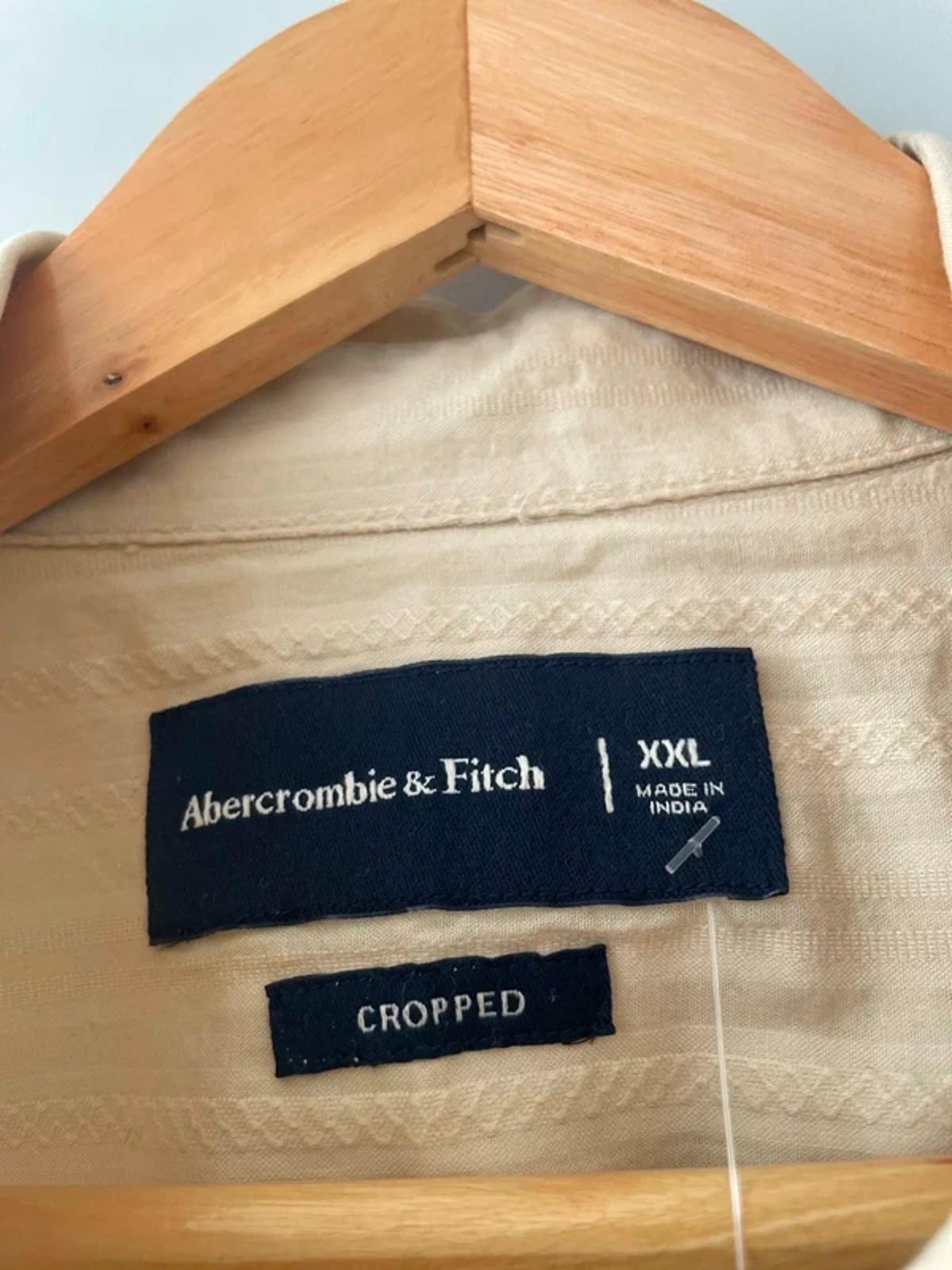 Men’s Abercrombie & Fitch Cropped Fit Short Sleeve Shirt in Beige -XXLarge -3029