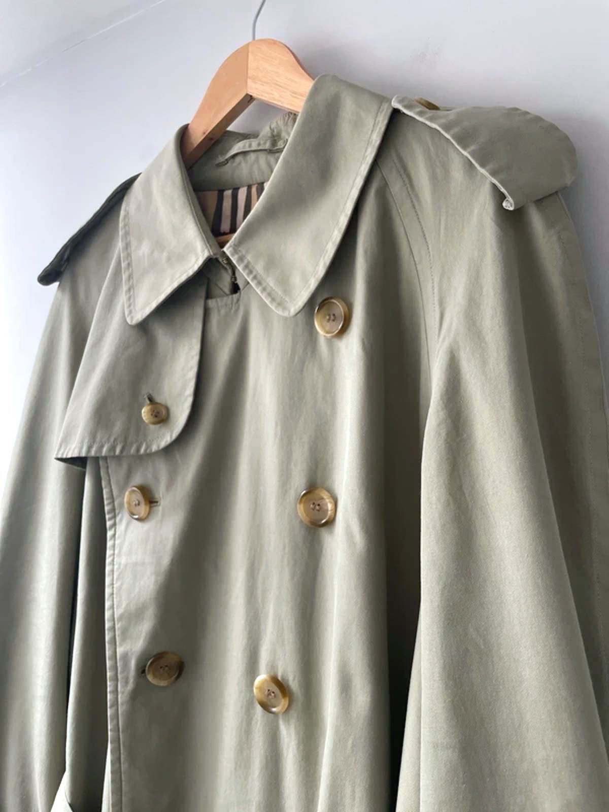 Women’s Burberry Kensington Vintage Double Breasted Trench Coat In Light Green - Uk16 - 3000