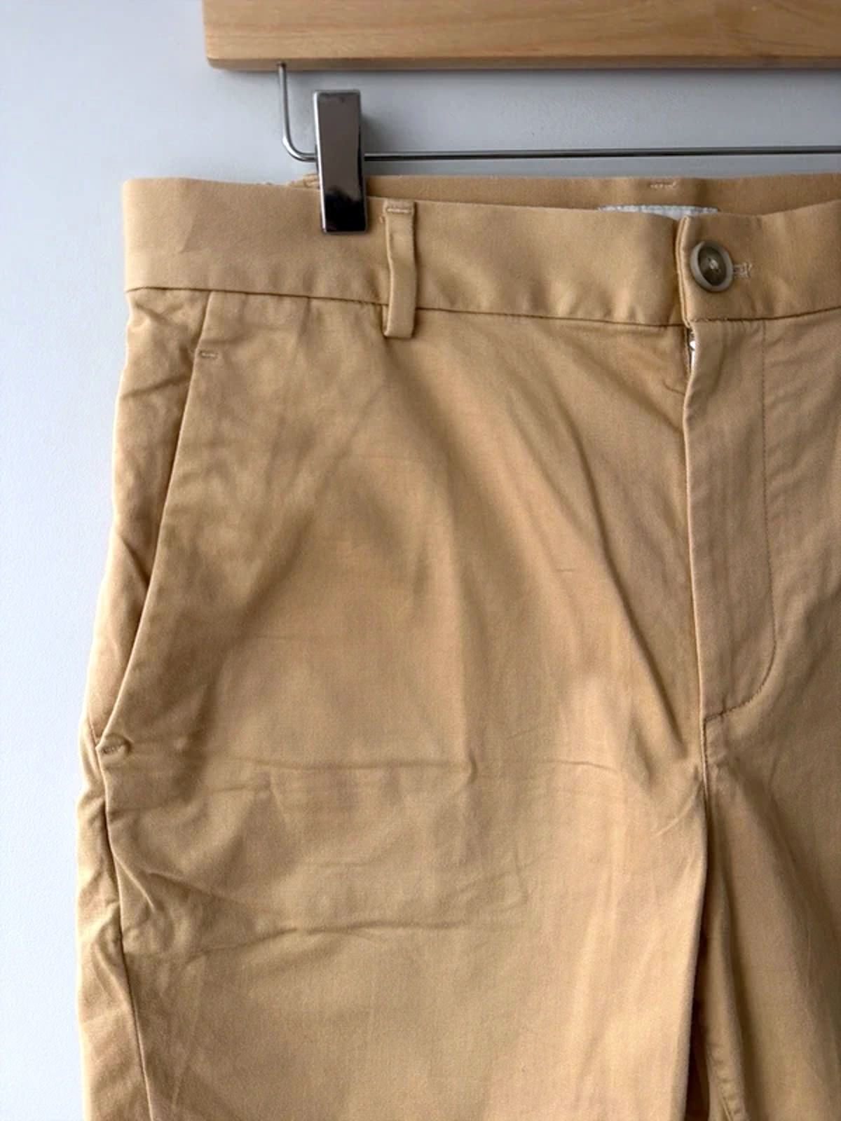 Men's Cos Stretch Fit Classic Chino Shorts in Beige - W33 - 3267