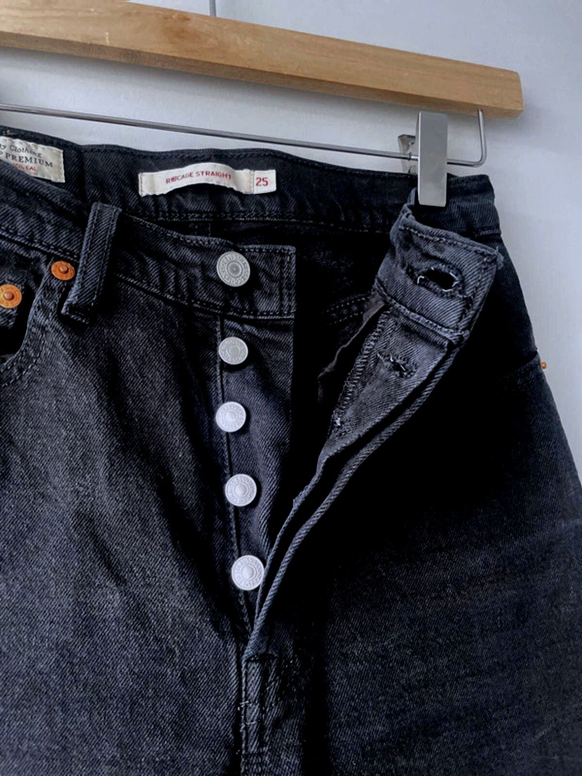 Women’s Levi’s High Waisted Ribcage Straight Fit Jeans In Black - W25/L27 - 2206