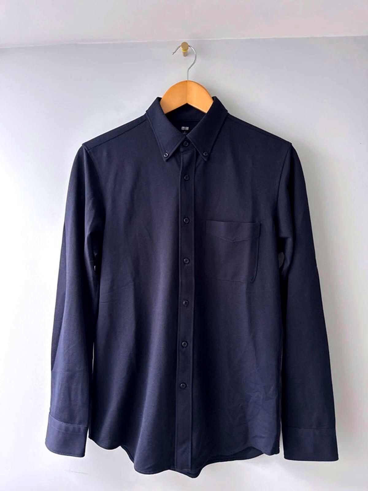 Men’s Uniqlo slim fit shirt with chest pocket  - Small - 0388
