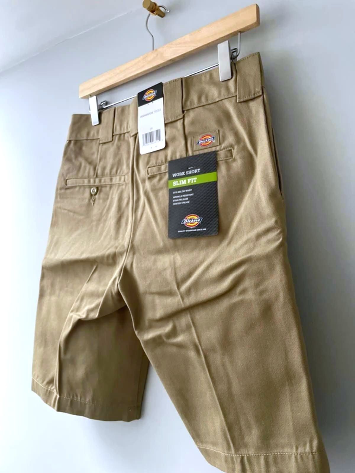 Women’s Dickies Slim Fit High Waist Shorts in Beige - W29/L11 - 2886