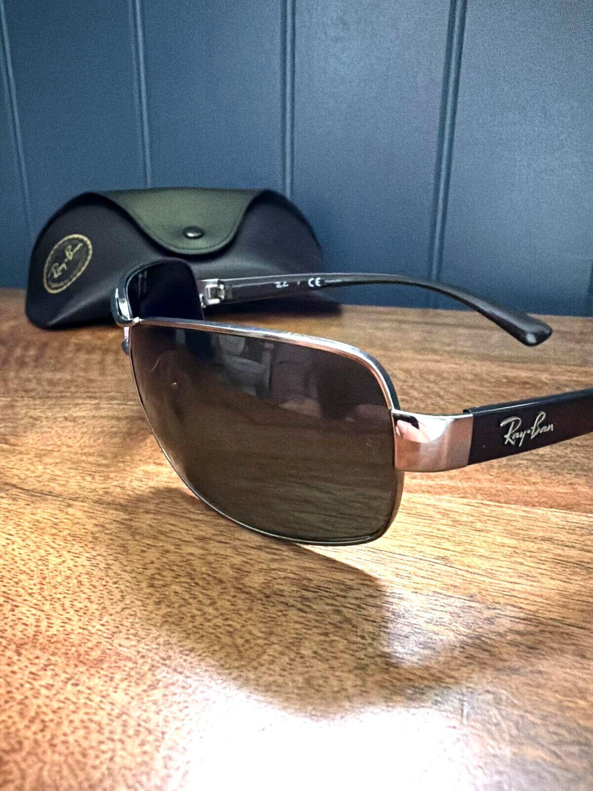 Unisex Ray-Ban RB3379 Polarized Metal Fram Sunglasses In Silver - 3545