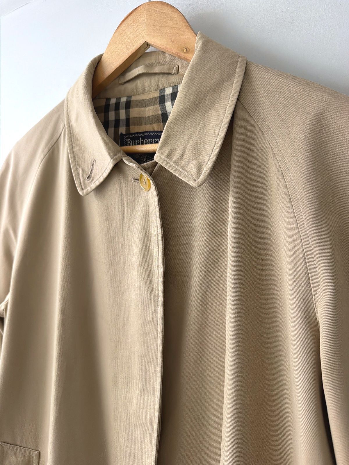 Women’s Burberry Made In England Trench Coat With Signature Lining -Large - 3707