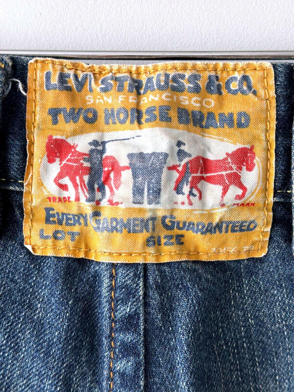 Men's Levi's Vintage Rare 90's Straight Leg Jeans In Navy  - W34/L30 - 3556