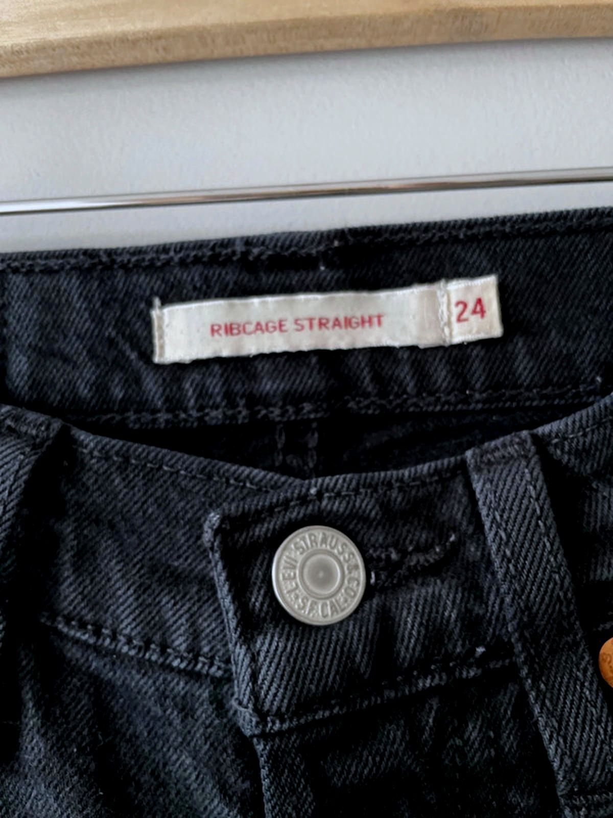 Women’s Levi’s High Waisted Ribcage Straight Fit Jeans In Black - W24/L27 - 2791