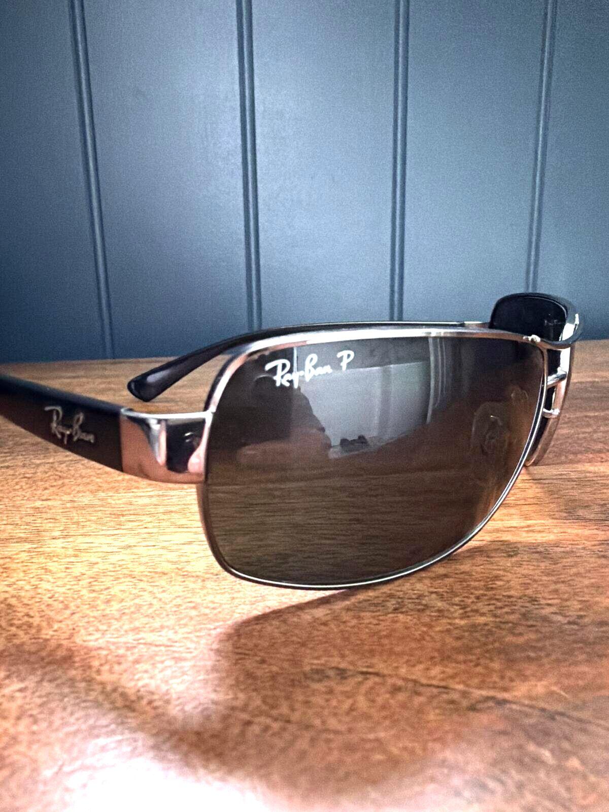 Unisex Ray-Ban RB3379 Polarized Metal Fram Sunglasses In Silver - 3545