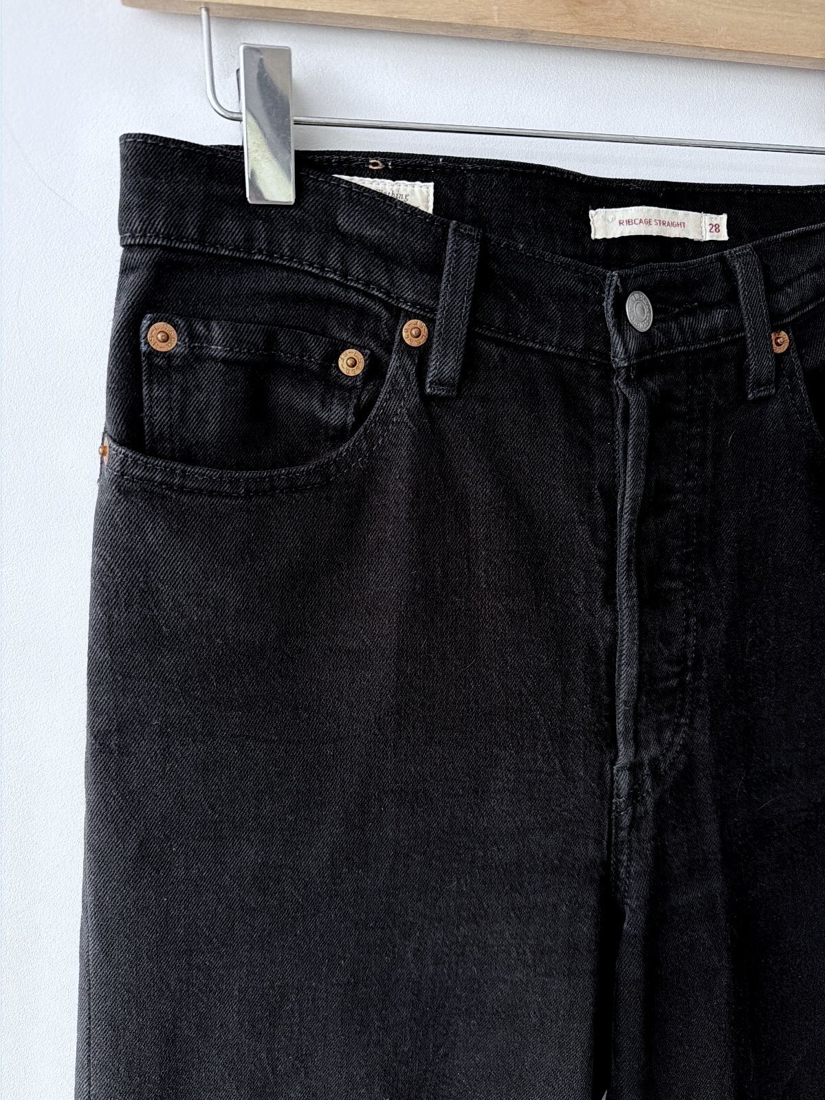 Women’s Levi’s High Waisted Ribcage Straight Fit Jeans In Black - W28/L29 - 3742