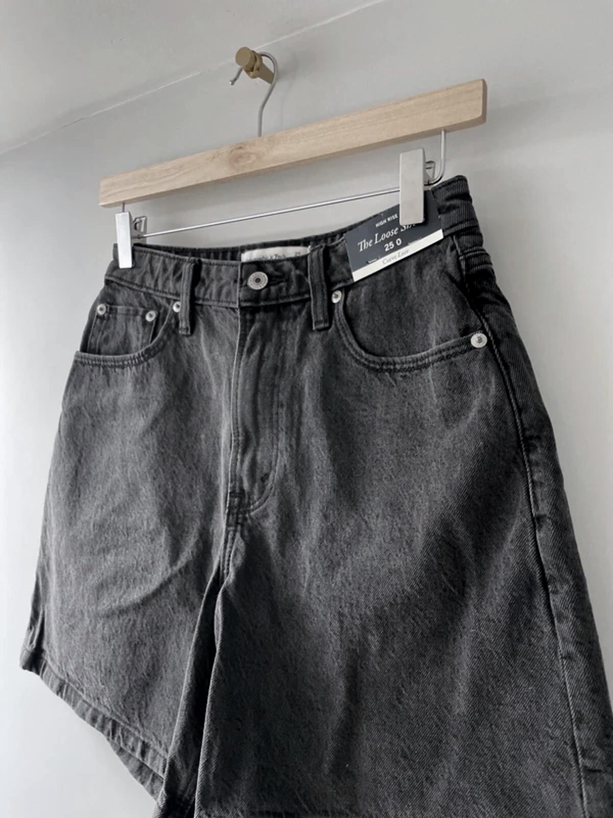 Women’s Abercrombie & Fitch The Loose Short High Rise Shorts In Black - W25/L6 - 3083