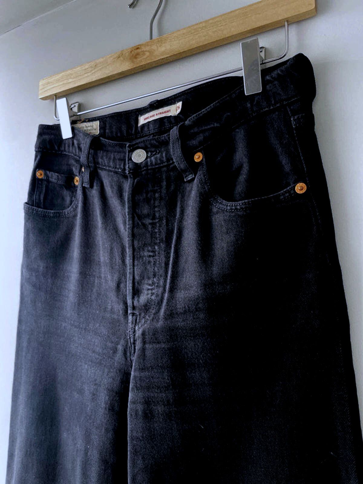 Women’s Levi’s High Waisted Ribcage Straight Fit Jeans In Black - W26/L27 -1848