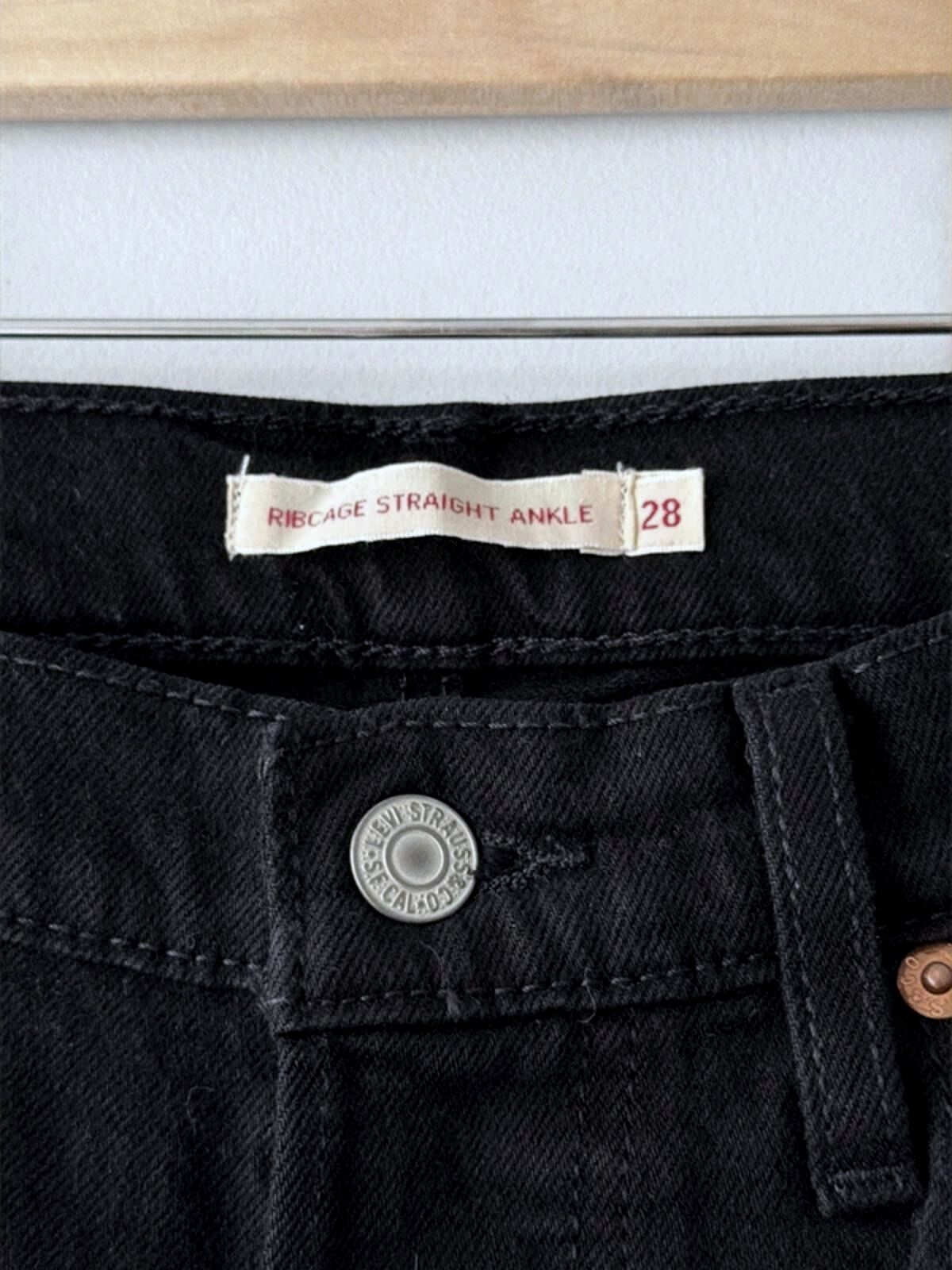 Women’s Levi’s High Waisted Ribcage Straight Fit Jeans In Black - W28/L27 - 3356