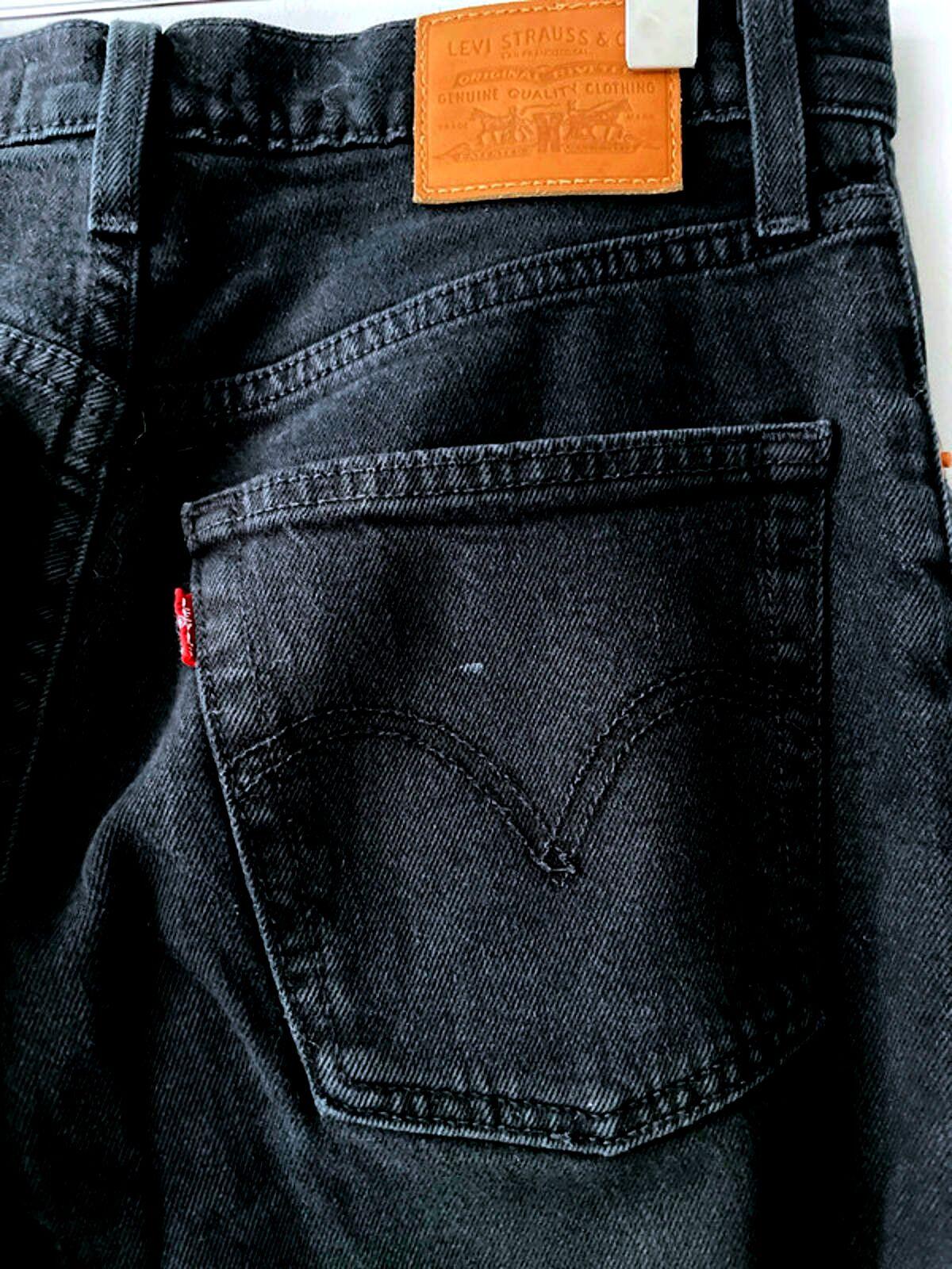 Women’s Levi’s Ribcage High Waisted Straight Fit Jeans In Black - W27/L26 - 1897