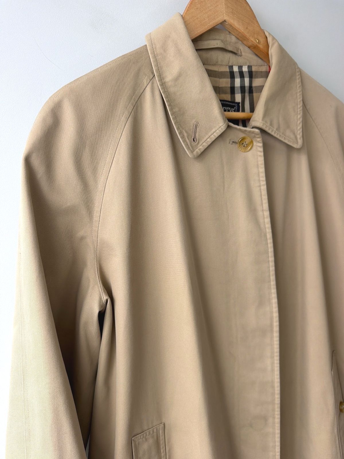 Women’s Burberry Made In England Trench Coat With Signature Lining -Large - 3707