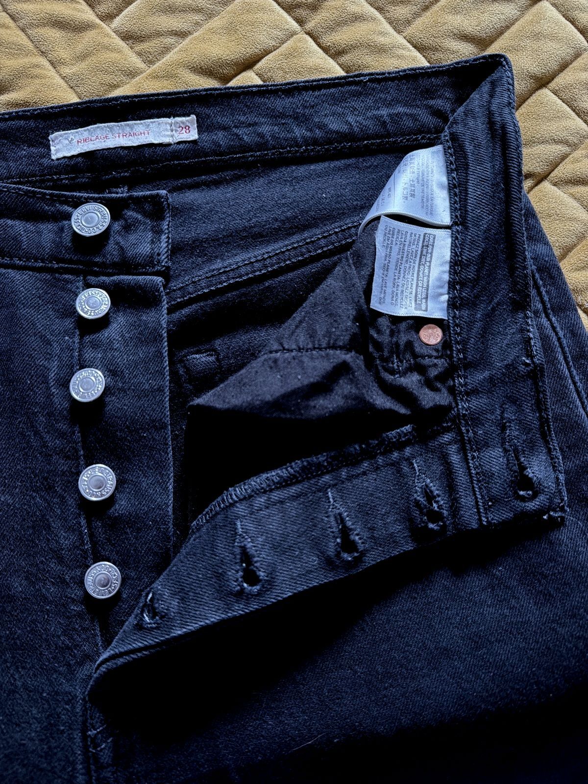 Women’s Levi’s High Waisted Ribcage Straight Fit Jeans In Black - W28/L29 - 3742