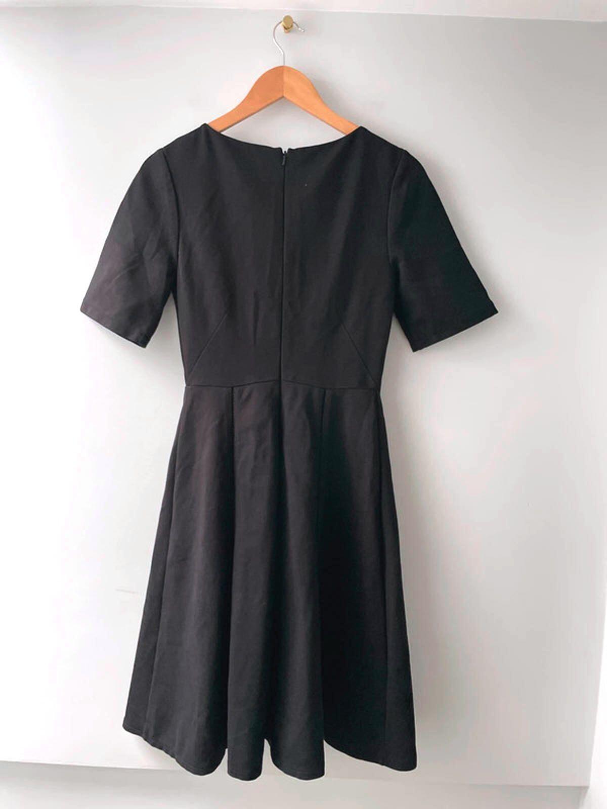 Women’s Reiss Tianna Half Sleeve Fit & Flare Dress In Black - UK 6 - 2750