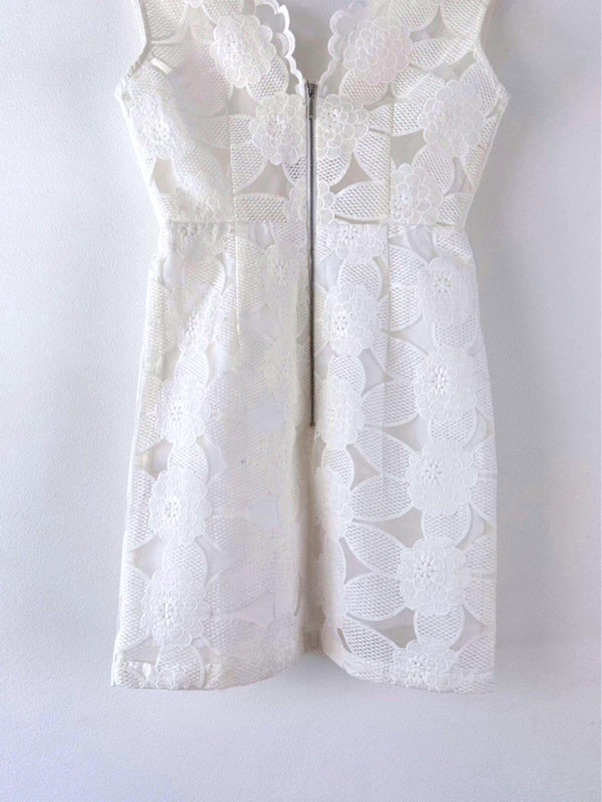 Women’s Alice McCall Premium Lace Mini Dress - UK6 - 1433