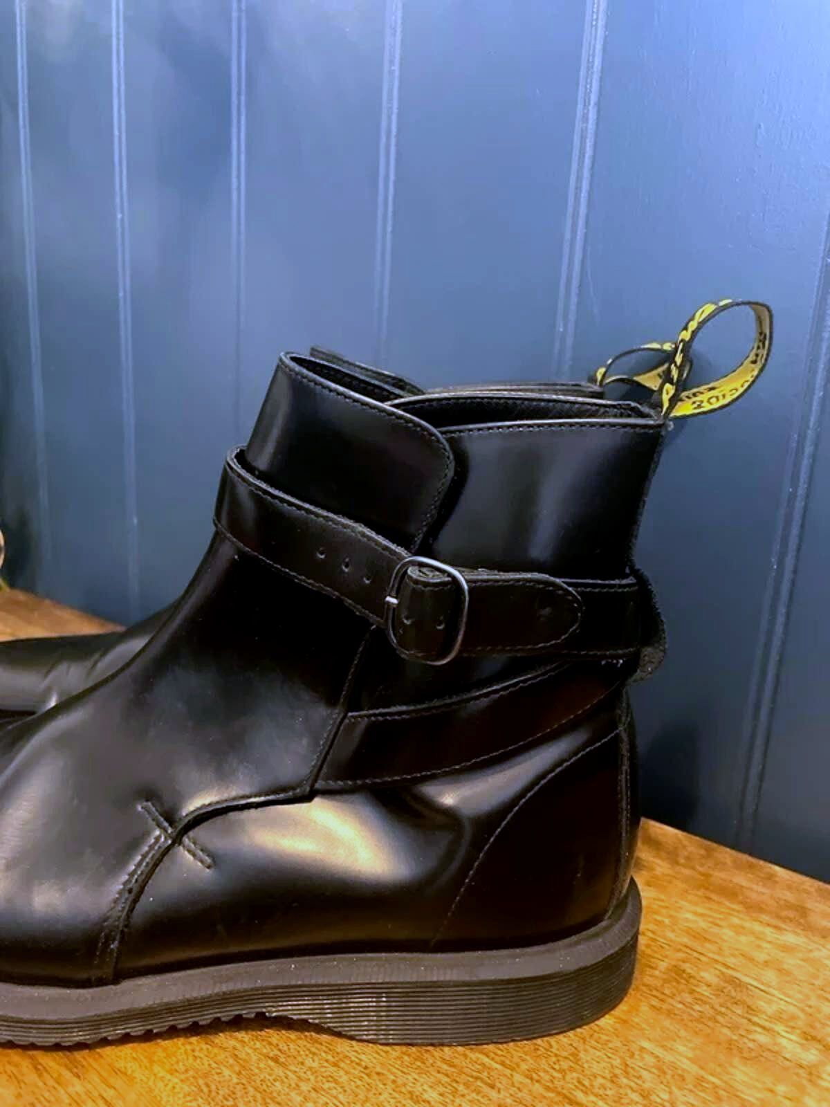 Men's Dr Martens Leather Ankle Chelsea Boots In Black - UK8 - 3080