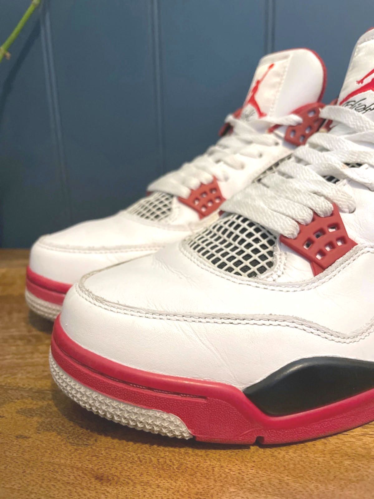 Men’s Nike Air Jordan 4 Retro "Fire Red 2020" Trainers - UK8 - 2770