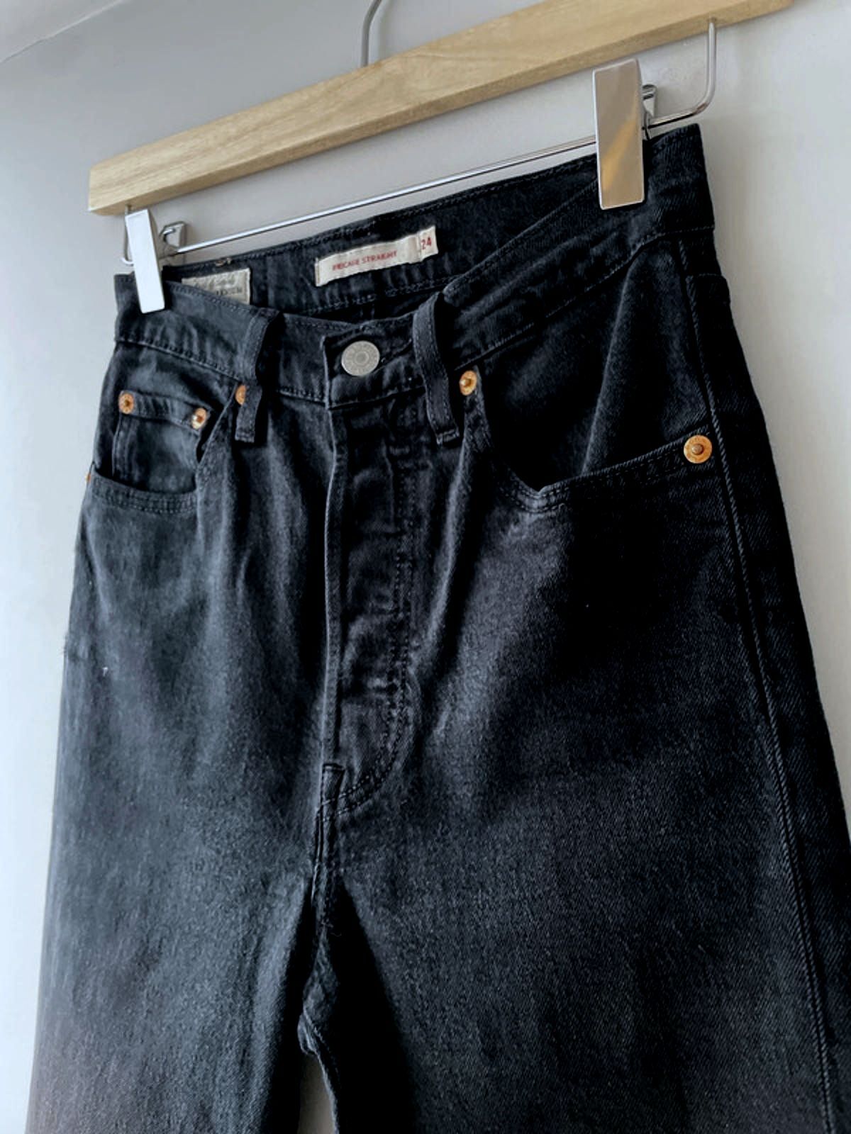 Women’s Levi’s High Waisted Ribcage Straight Fit Jeans In Black - W24/L27 - 2791