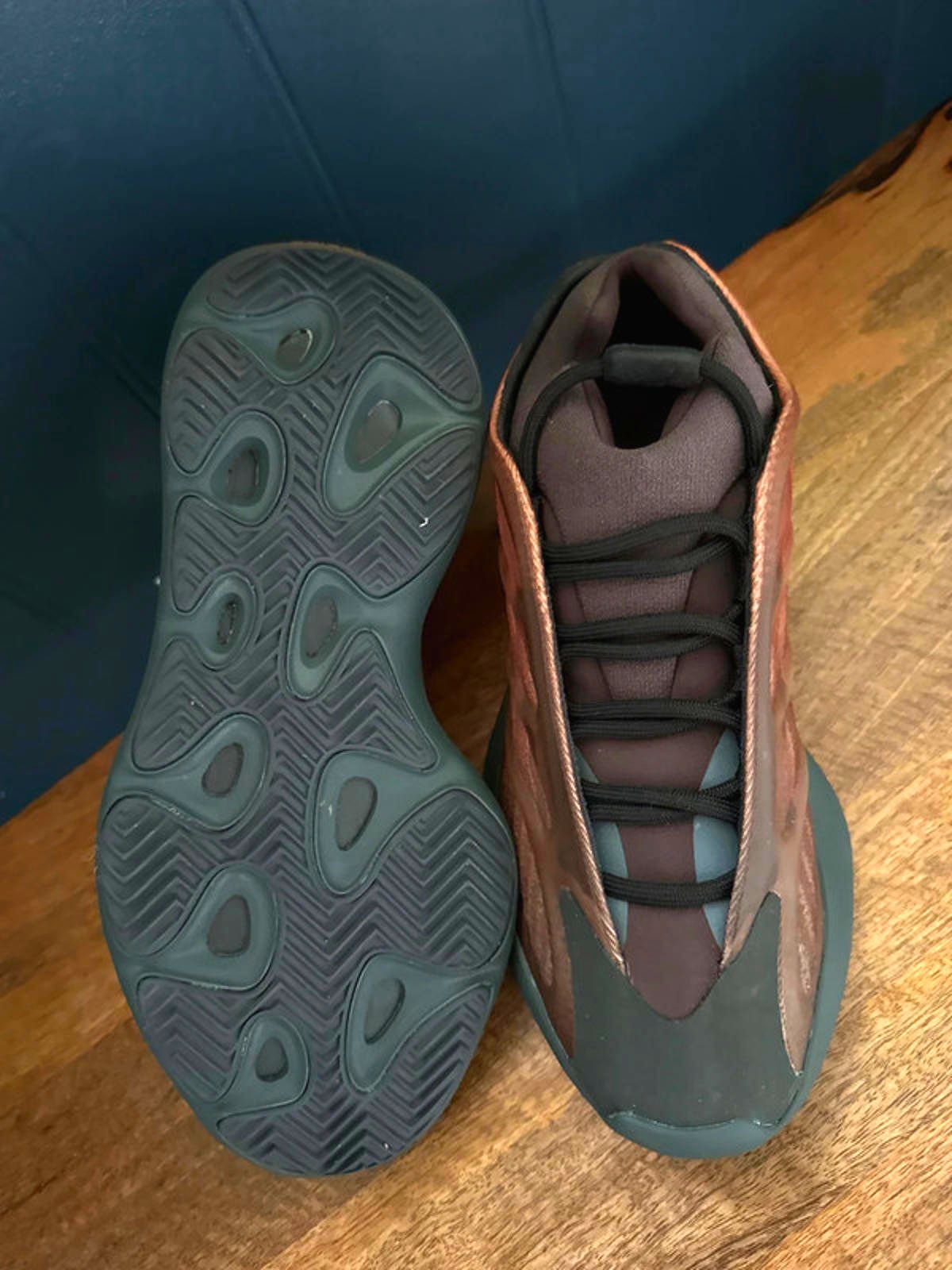 Men’s Yeezy 700 V3 Copper Fade Chunky Sole Trainers - Uk7.5 - 1295