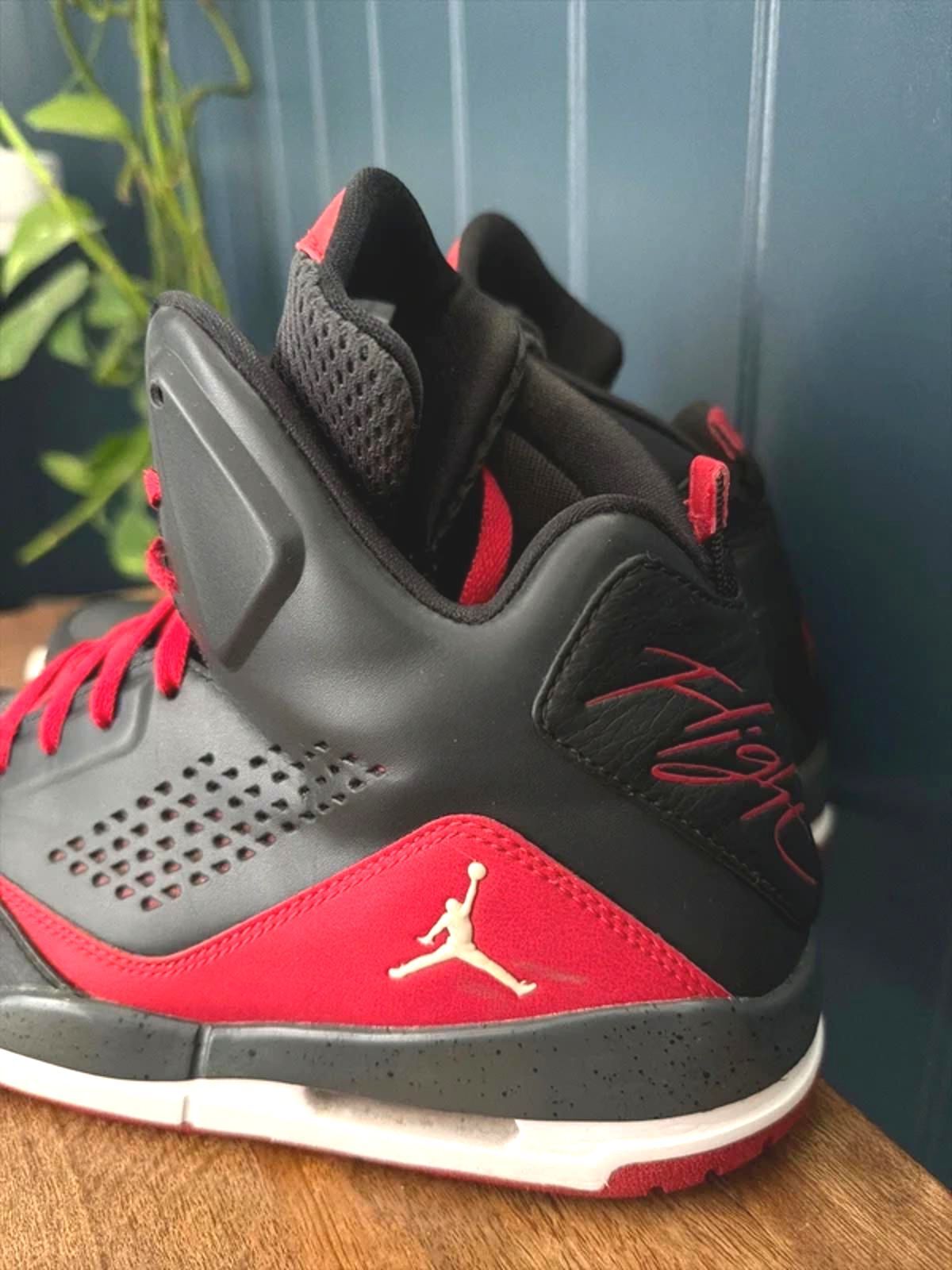 Men’s Nike Air Jordan SC-3 Basketball Trainers In Black/Red - Uk9 - 3293