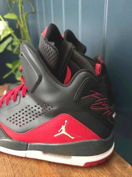 Men’s Nike Air Jordan SC-3 Basketball Trainers In Black/Red - Uk9 - 3293