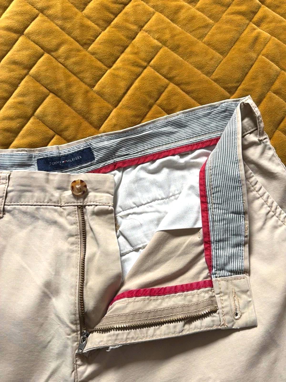 Men’s Tommy Hilfiger Classic Fit Chino Shorts In Beige - W38 - 3254