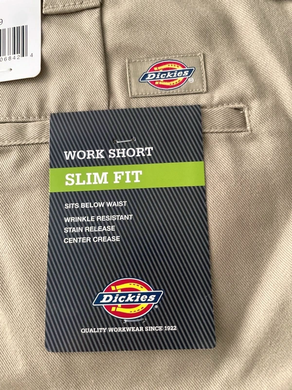 Women’s Dickies Slim Fit High Waist Shorts in Beige - W29/L11 - 2886