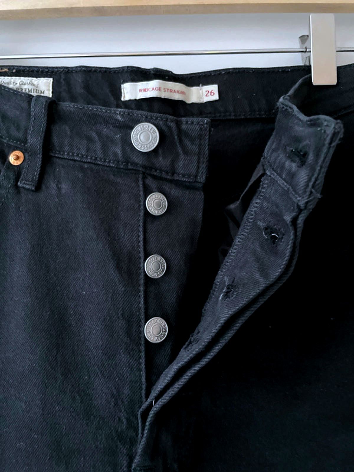 Women’s Levi’s High Waisted Ribcage Straight Fit Jeans In Black - W26/L27 - 2758
